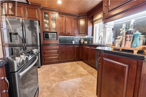333 Garson Coniston Road, Garson, ON - Indoor Photo Showing Kitchen
