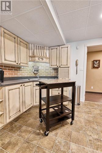 333 Garson Coniston Road, Garson, ON - Indoor Photo Showing Kitchen