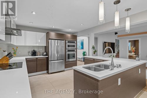 92 Citation Drive, Toronto, ON - Indoor Photo Showing Kitchen With Double Sink With Upgraded Kitchen