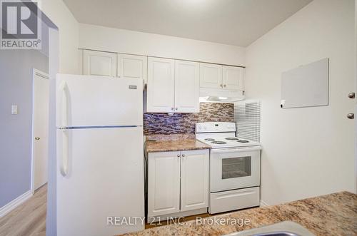 607 - 1665 Pickering Parkway, Pickering, ON - Indoor Photo Showing Kitchen