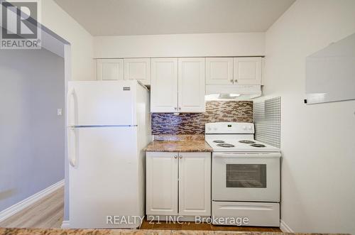 607 - 1665 Pickering Parkway, Pickering, ON - Indoor Photo Showing Kitchen