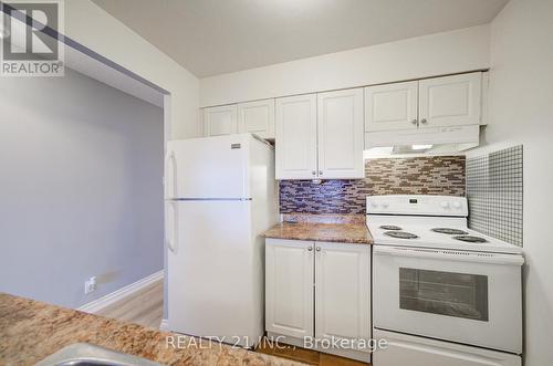 607 - 1665 Pickering Parkway, Pickering, ON - Indoor Photo Showing Kitchen