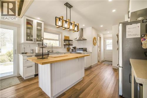7 Pellum Street, Turkey Point, ON - Indoor Photo Showing Kitchen