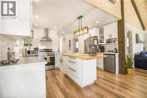 7 Pellum Street, Turkey Point, ON - Indoor Photo Showing Kitchen With Stainless Steel Kitchen With Upgraded Kitchen