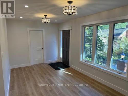 86 Doran Road, Springwater, ON - Indoor Photo Showing Other Room