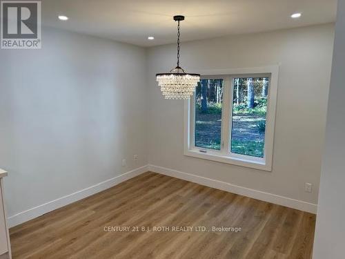 86 Doran Road, Springwater, ON - Indoor Photo Showing Other Room