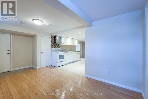 Kitchen - #Lower - 1333 Epton Crescent, Mississauga, ON - Indoor Photo Showing Kitchen