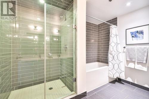 1709 - 55 Speers Road, Oakville, ON - Indoor Photo Showing Bathroom