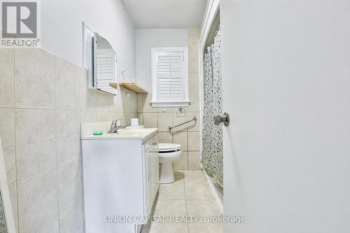 38 Claver Avenue, Toronto, ON - Indoor Photo Showing Bathroom