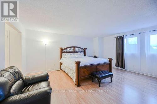 6103 Prairie Circle, Mississauga, ON - Indoor Photo Showing Bedroom