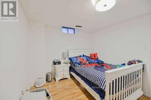 6103 Prairie Circle, Mississauga, ON - Indoor Photo Showing Bedroom