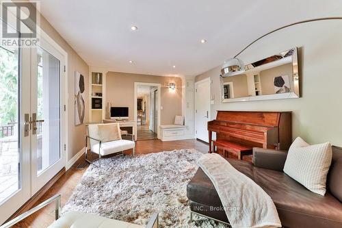 1293 Greenoaks Drive, Mississauga, ON - Indoor Photo Showing Living Room