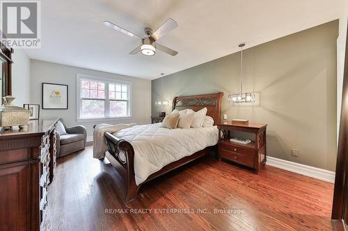 1293 Greenoaks Drive, Mississauga, ON - Indoor Photo Showing Bedroom