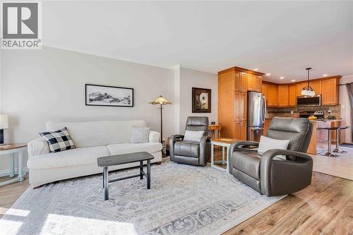 200 St Clair Boulevard Unit# 73, St Clair, ON - Indoor Photo Showing Living Room