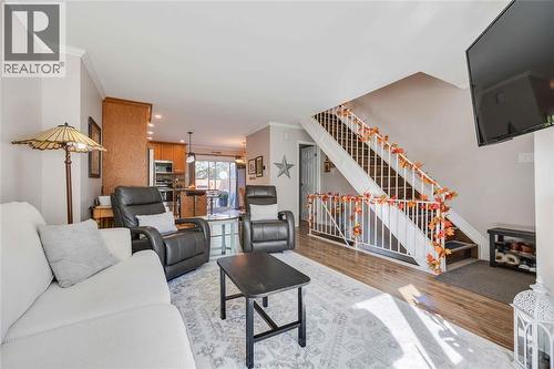 200 St Clair Boulevard Unit# 73, St Clair, ON - Indoor Photo Showing Living Room