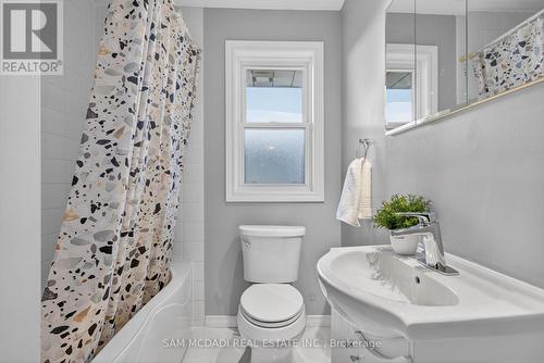 1655 Springwell Avenue, Mississauga, ON - Indoor Photo Showing Bathroom