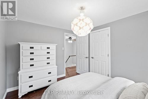 3005 Olympus Mews, Mississauga, ON - Indoor Photo Showing Bedroom