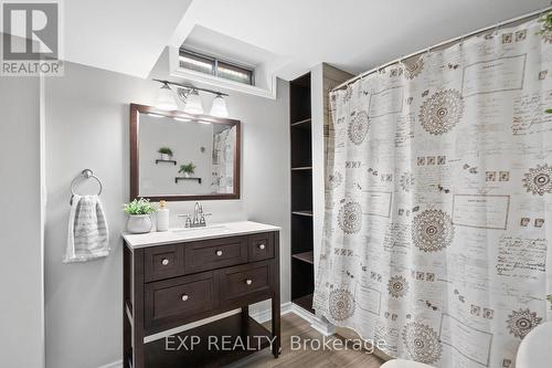 3005 Olympus Mews, Mississauga, ON - Indoor Photo Showing Bathroom