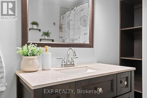 3005 Olympus Mews, Mississauga, ON - Indoor Photo Showing Bathroom