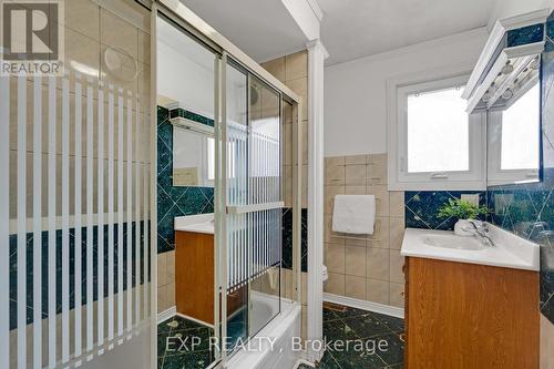 4 - 1180 Mississauga Valley Boulevard, Mississauga, ON - Indoor Photo Showing Bathroom