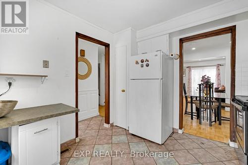 4 - 1180 Mississauga Valley Boulevard, Mississauga, ON - Indoor Photo Showing Kitchen