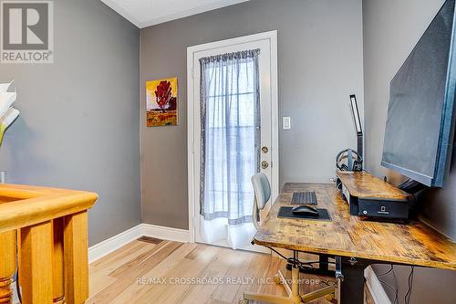 597 Caverhill Crescent, Milton, ON - Indoor