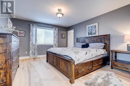 597 Caverhill Crescent, Milton, ON - Indoor Photo Showing Bedroom