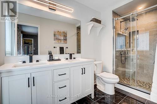 597 Caverhill Crescent, Milton, ON - Indoor Photo Showing Bathroom