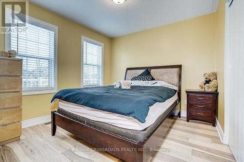 597 Caverhill Crescent, Milton, ON - Indoor Photo Showing Bedroom