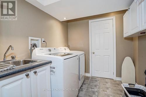 597 Caverhill Crescent, Milton, ON - Indoor Photo Showing Laundry Room