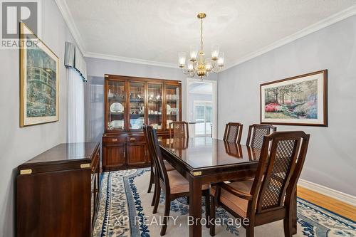 209 Nottingham Drive, Oakville, ON - Indoor Photo Showing Dining Room