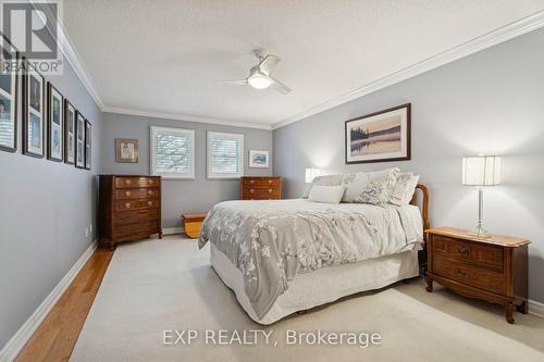 209 Nottingham Drive, Oakville, ON - Indoor Photo Showing Bedroom