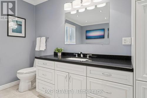 209 Nottingham Drive, Oakville, ON - Indoor Photo Showing Bathroom