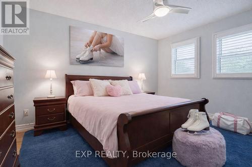 209 Nottingham Drive, Oakville, ON - Indoor Photo Showing Bedroom
