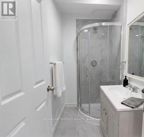 30 Todmorden Drive, Brampton, ON - Indoor Photo Showing Bathroom