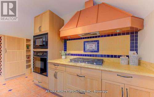 22 Cathay Street, Cambridge, ON - Indoor