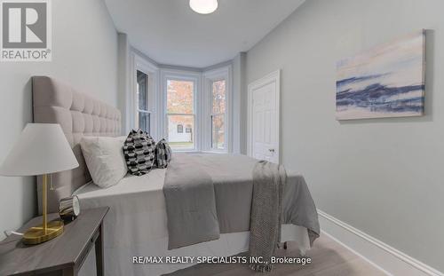 22 Cathay Street, Cambridge, ON - Indoor