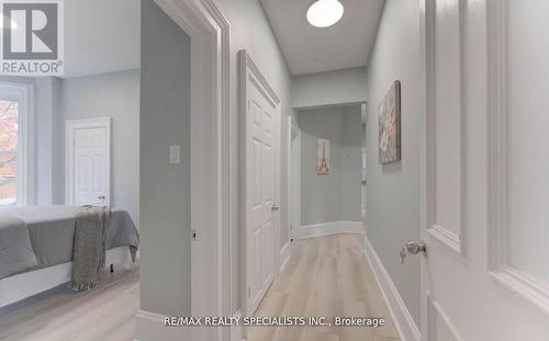 22 Cathay Street, Cambridge, ON - Indoor