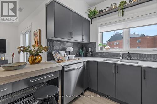 18 - 42 Lowes Road, Guelph, ON - Indoor Photo Showing Kitchen With Double Sink