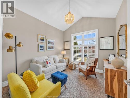 171 Woodycrest Avenue, Kingsville, ON - Indoor Photo Showing Living Room
