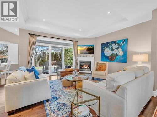 171 Woodycrest Avenue, Kingsville, ON - Indoor Photo Showing Living Room With Fireplace