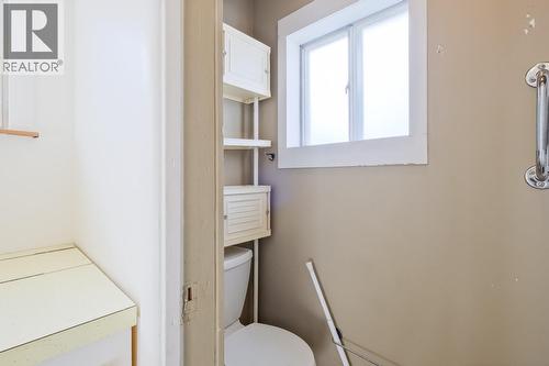 681 Main Street, Penticton, BC - Indoor Photo Showing Bathroom