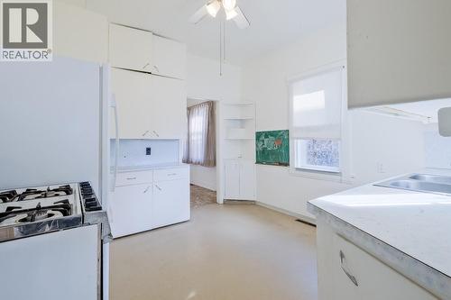 681 Main Street, Penticton, BC - Indoor Photo Showing Other Room