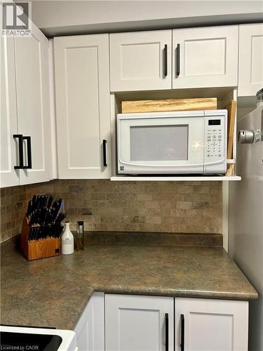 1411 Walkers Line Unit# 202, Burlington, ON - Indoor Photo Showing Kitchen