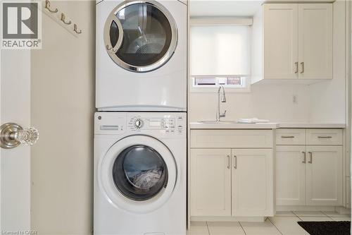 43 Glenayr Street, Hamilton, ON - Indoor Photo Showing Laundry Room
