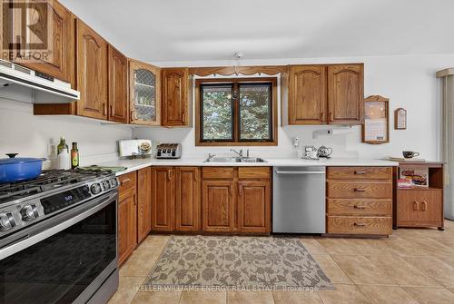 1614 County Road 1, Prince Edward County (Hallowell Ward), ON - Indoor Photo Showing Kitchen With Double Sink