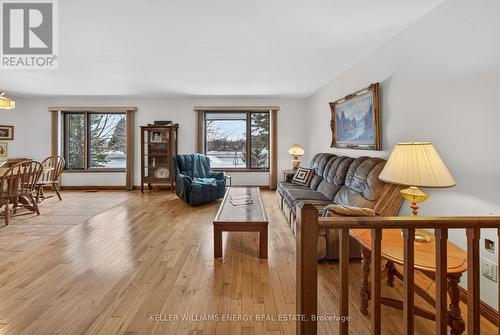 1614 County Road 1, Prince Edward County (Hallowell Ward), ON - Indoor Photo Showing Living Room