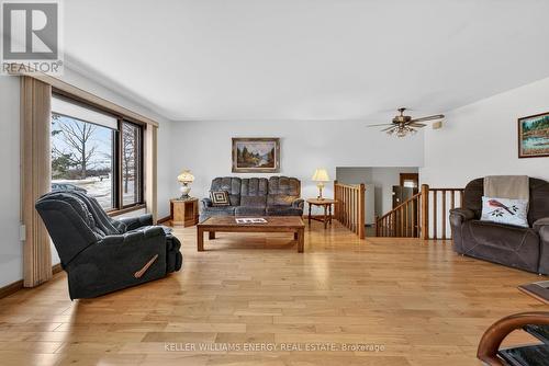 1614 County Road 1, Prince Edward County (Hallowell Ward), ON - Indoor Photo Showing Living Room