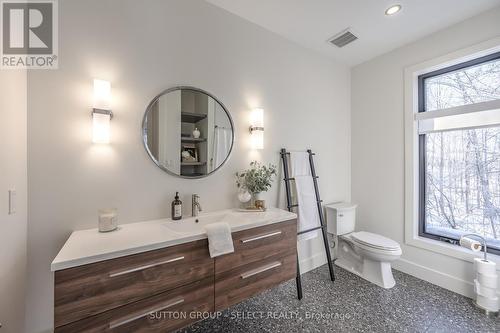 34 Princeton Terrace, London South (South K), ON - Indoor Photo Showing Bathroom
