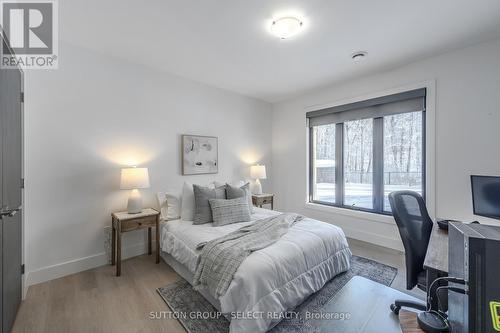 34 Princeton Terrace, London South (South K), ON - Indoor Photo Showing Bedroom